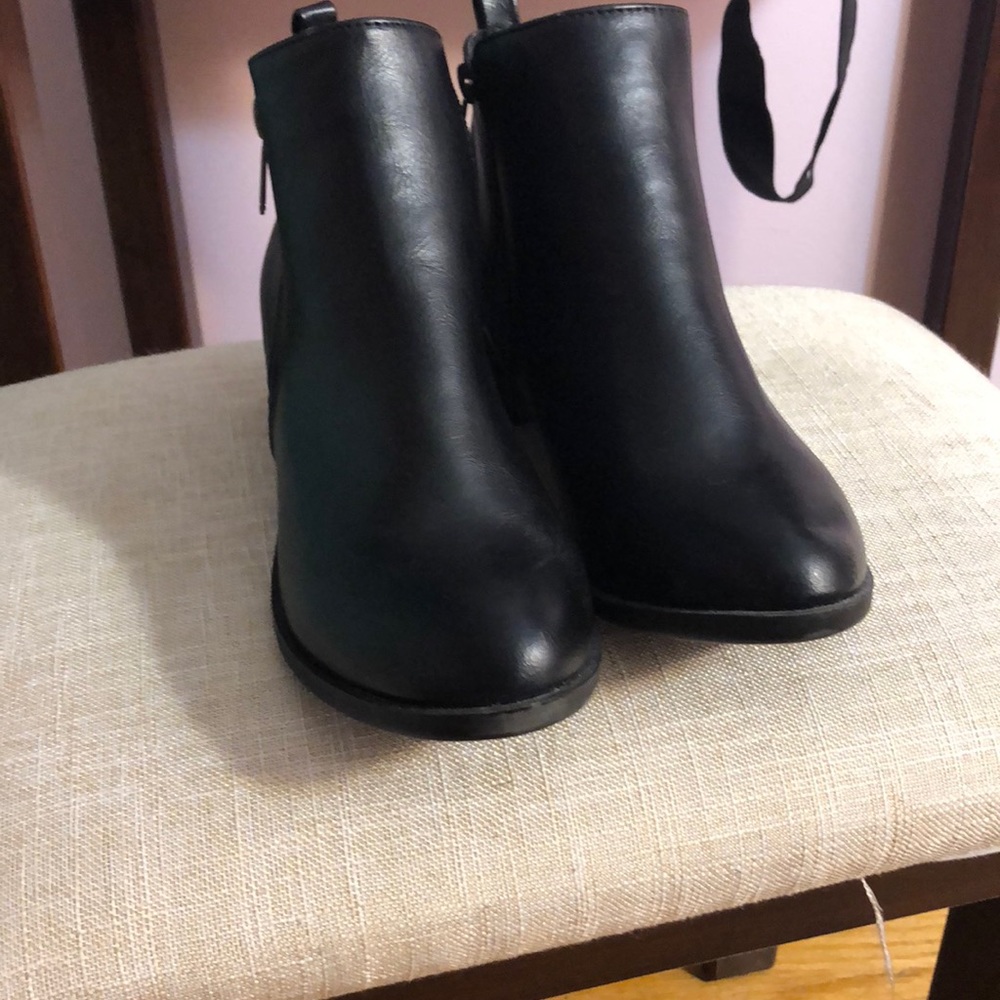 Boots - Picture 2 of 4